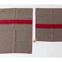 2.8 Duepuntootto Couverture En Laine Recyclée Ansel Duepuntootto 13 2.8 Duepuntootto Couverture En Laine Recyclée Ansel Duepuntootto -dog food shop ansel red wool blanket cc8de865 e404 40c5 ba6e a2330f54b23c