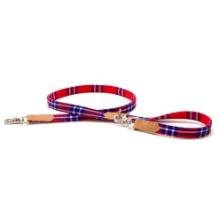 Alternative view of Hiro + Wolf Laisse Shuka Red Tartan